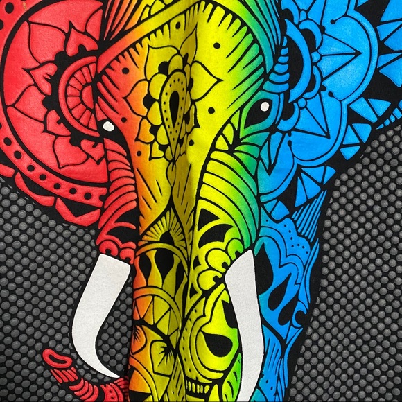 Beautiful elephant tee - Picture 4 of 10